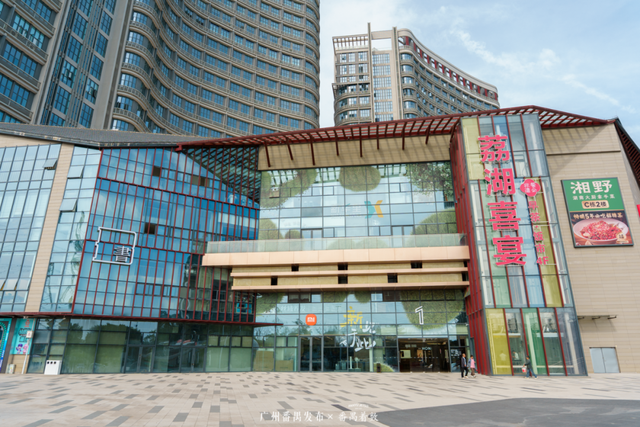 出片又治愈！跟着「书店漫游指南」打卡番禺阅读秘境