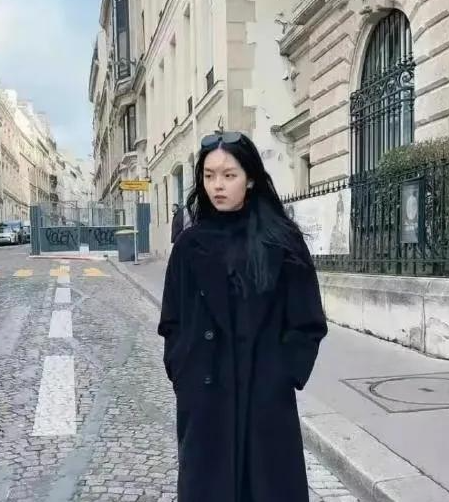 李咏也没想到，自己离世8年后，23岁的女儿就走上一条“不归路”