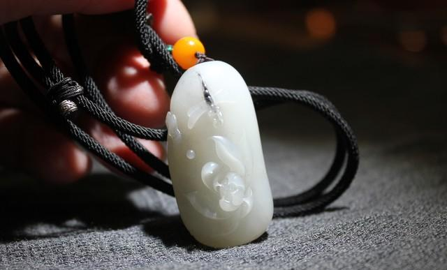 心理测试：选你最美的玉如意，看看你下半年是否诸事顺利！