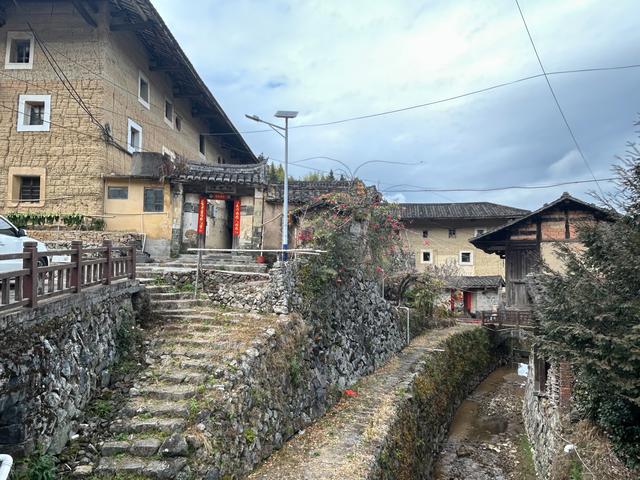 福建南靖土楼——南欧村土楼群
