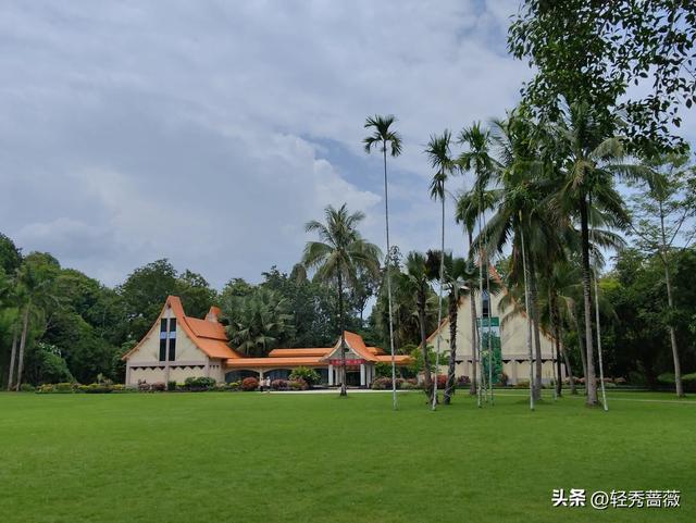 云南西双版纳，极具鲜明特色的旅游胜地。