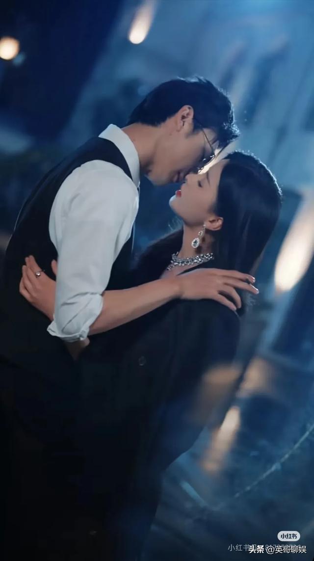 看似「清纯」实则“风骚”的四个短剧女演员，妖艳绝不输“妲己”