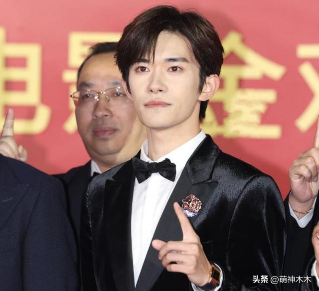 金鸡奖被嘲太水！名单偷跑张艺谋遭质疑，易烊千玺宋佳都演他电影