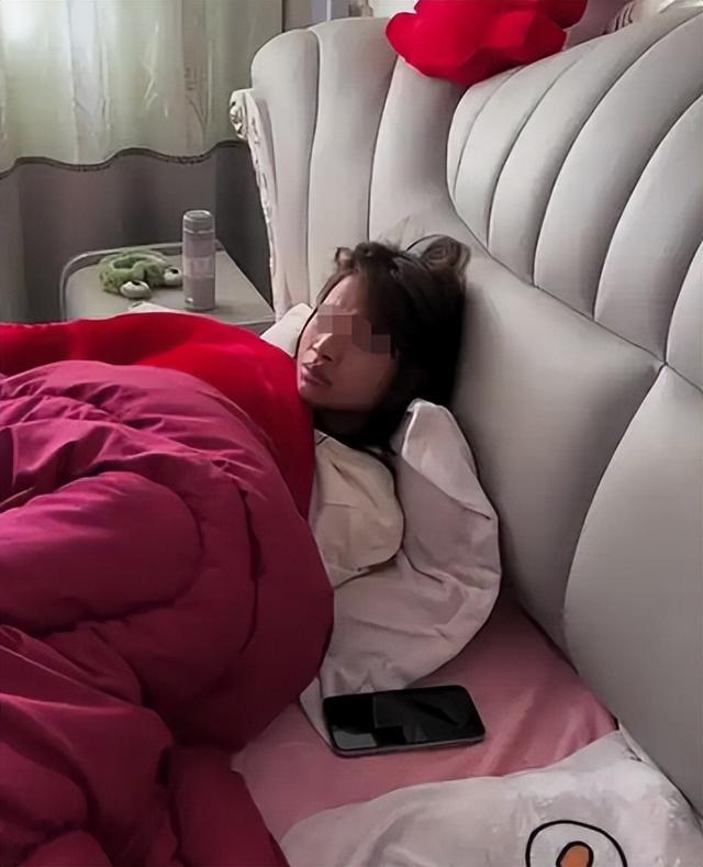35岁农村少妇坦言:丈夫出门在外打工5年,邻居王大爷帮她很多忙