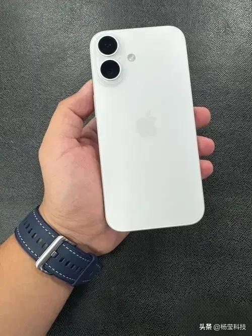 iPhone 16基础版五大配色大赏，谁才是颜值天花板？