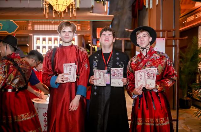 嘉年华开幕!厦门中秋博饼放大招!美好生活推荐官是他→