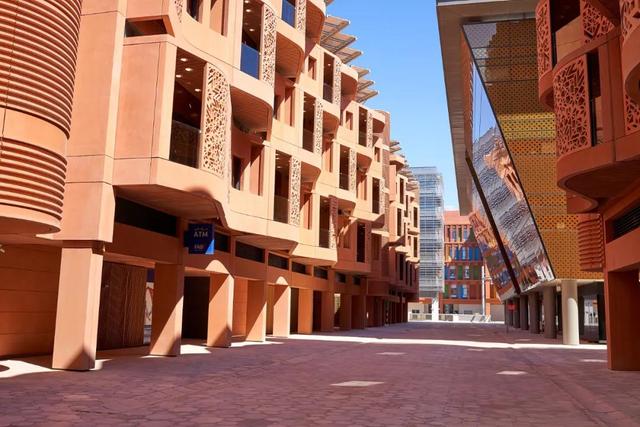 被刘亦菲带火的阿布扎比：不止是大片取景地，更藏着暴富密码