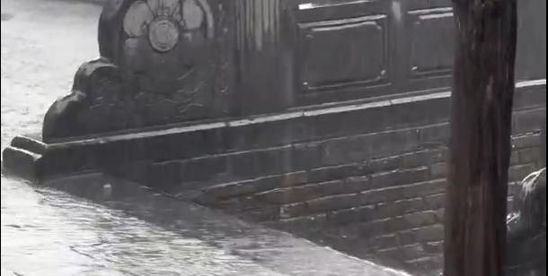 天塌了！释永信被抓不足半月，暴雨拒人，千古名寺再次让人失望！