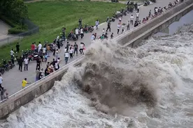 揭秘钱塘江大潮：八月十八日为何成观潮高危日？惊人威力源自何方图片