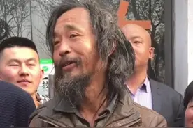 6年前上海走红网络的沈巍，一不喜欢钱二不喜欢美女，如今怎样了图片