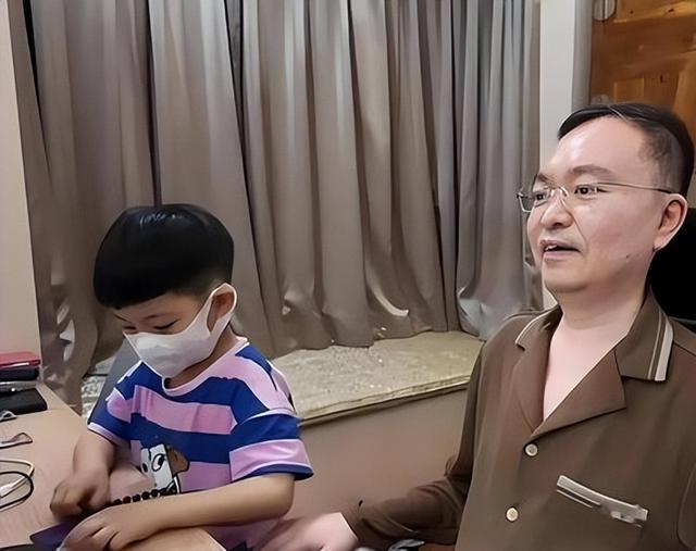 十亿能换来一命？官媒发文曝光蔡磊真实现状，渐冻症被攻克3%！