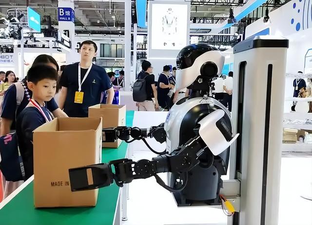 60亿元合约刷屏！人形机器人从秀场到车间，交付才是生死线