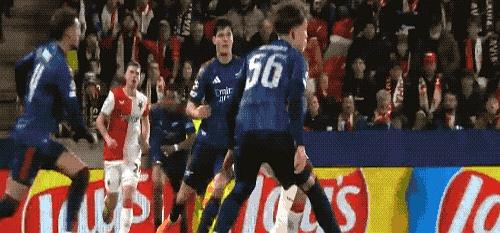 欧冠10连胜+连续8场零封！阿森纳客场3-0击败布拉格斯拉维亚