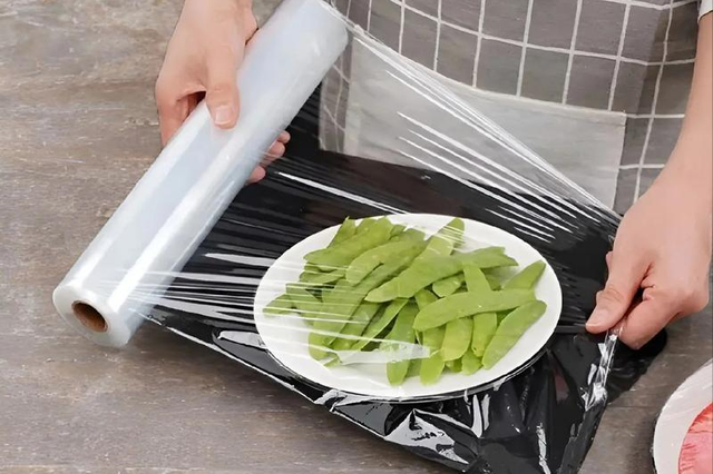 西瓜放了24小时到底还能不能吃？哪怕裹上保鲜膜，西瓜也会坏？