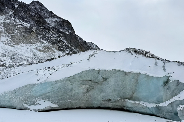 救援一次花10万，违规徒步透支资源，这个账该谁算？