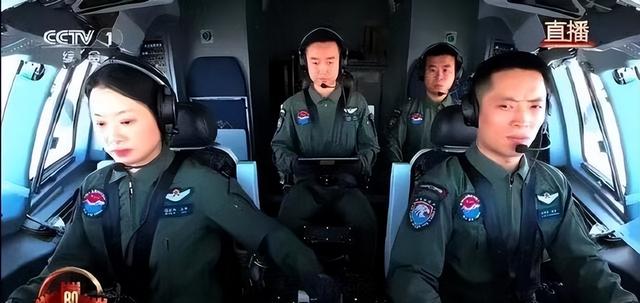 阅兵女机长身份曝光！私生活被扒牺牲太大，老公不简单，央视点名
