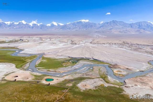 到木吉乡探秘地球的“肚脐眼”，它便是位于中国最西端的火山群
