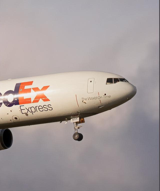 引擎爆炸、 90吨煤油，美国老飞机事故牵出美军军机安全危机