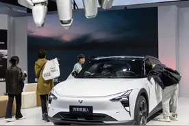 国产AI大模型加速“上车”图片