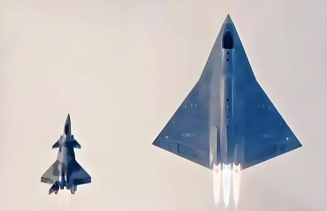 歼-35还是有点小？国产航母突破12万吨指日可待，歼-36能上舰么？