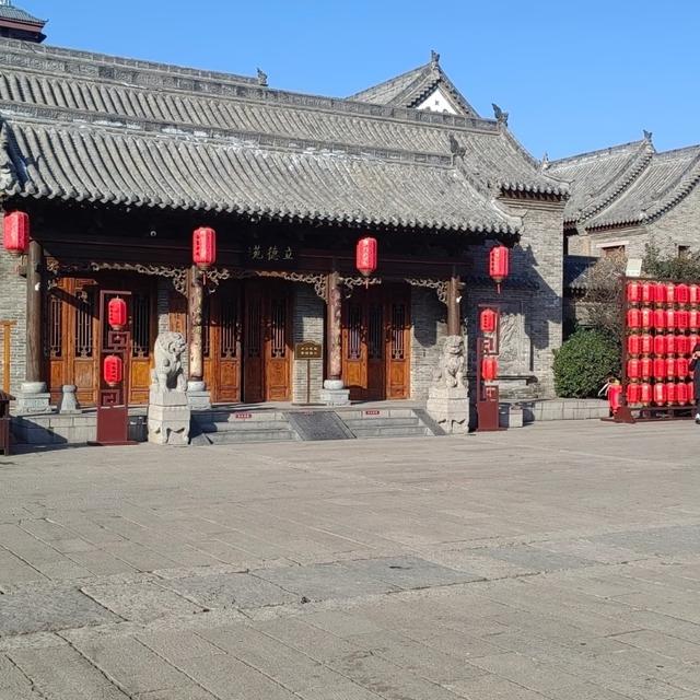 我是上海人，游洛阳洛邑古城看夜游灯光秀，比外滩有古韵味