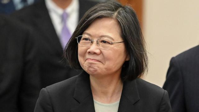 日本连开3枪，蔡英文已离岛，事态严重了，解放军通牒已发往东京