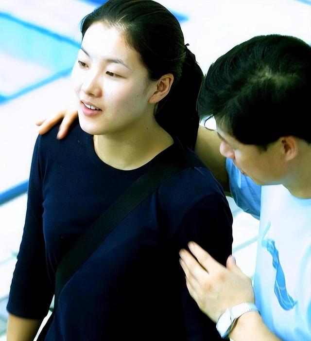 老夫少妻的"残酷现实"，在梁锦松和伏明霞身上展现的淋漓尽致