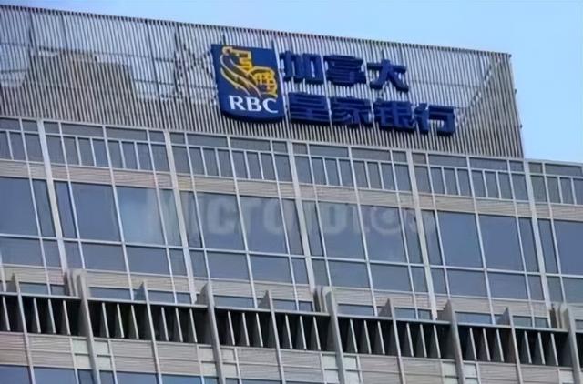 开始清算？逃到英国两年，许家印前妻再迎2大噩耗，儿子也遭牵连