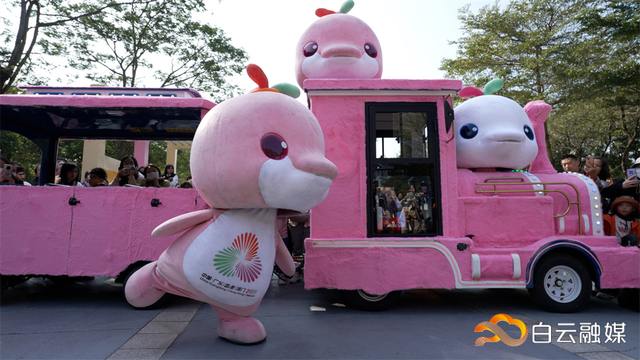 湾区顶流“大湾鸡”又出街，这一站是广州市儿童公园！