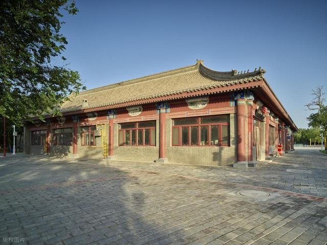 中国宁夏五大历史古镇：1、镇北堡西部影视城古镇，2、青铜