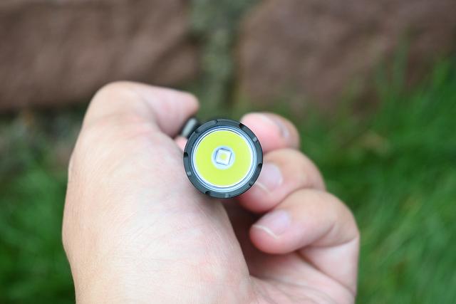 性能强悍又便携！凯瑞兹P2多用途笔形手电体验