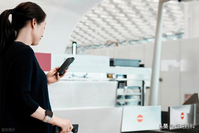 飞机中转行李不用取？认准这两个字保平安！