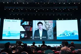 董宇辉获奖惹争议：“传播贡献”与文学价值之间有多远？图片