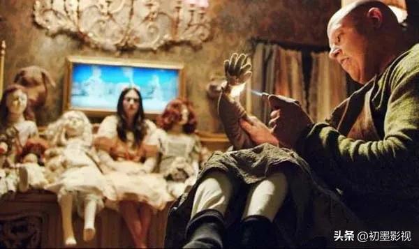 《噩梦娃娃屋》——姐妹花被变态兄弟cos成玩偶,受尽虐待