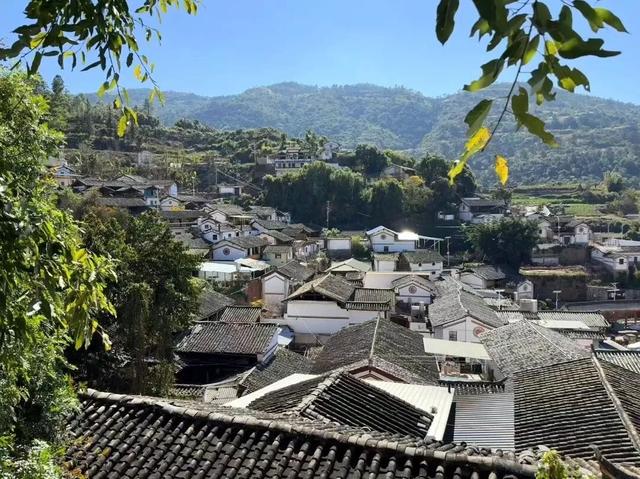 新春“趣”游玉溪丨峨山摆依寨：以山为枕，以绣为伴