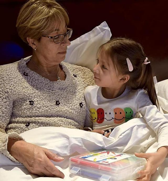 湖北打工妹嫁给英国高管，生下2个混血宝宝，婚后8年持刀捅死丈夫