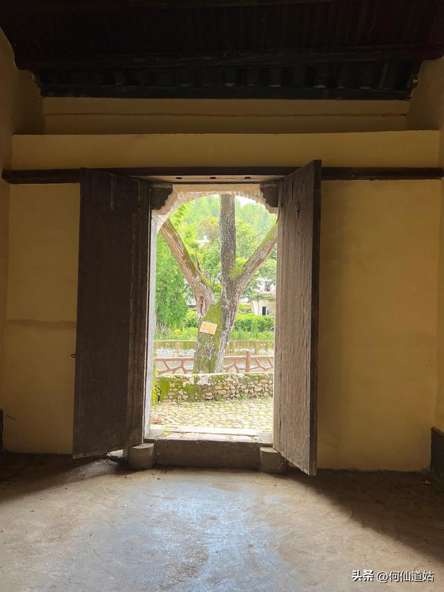 龙南乌石围村