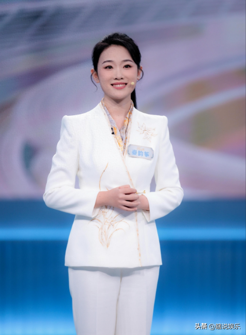 2025央视主持人大赛最大黑马竟是她，年仅22岁，康辉夸个不停！