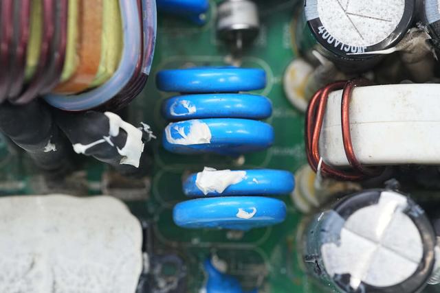 重达18斤的大块头，内部全是灰，麦格米特15kW充电模块拆解