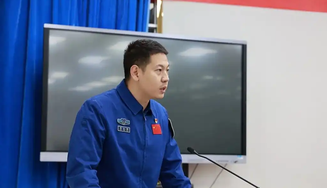 戈壁滩真英雄，理科男死磕航天技术16年，成功发射火箭32次零失误