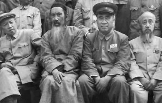 毛主席提名一人当副主席，众人反对，周总理：当初听他的不用长征