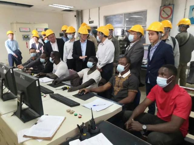 中国使馆要求立即撤侨，五常已经栽了2个，中国军队要不要出手？