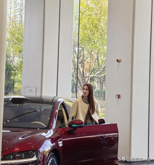 孙杨老婆张豆豆试驾享界S9火了！这“女神	”真不是装的