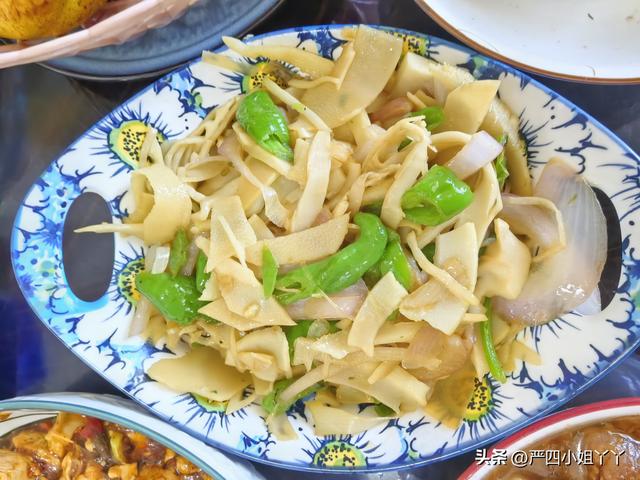 柯街黑温泉度假之旅，最后一个赶集日的烟火与日常