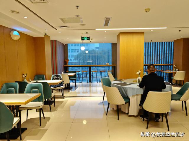 保定这家自助早餐虽然只是28元一位，但做的很用心，人气很旺啊