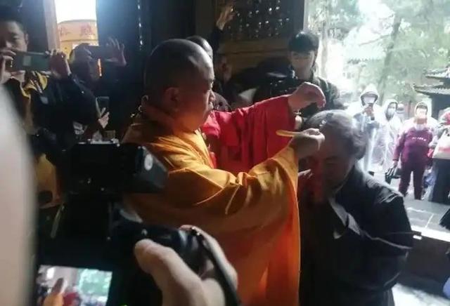 释永信被抓后，最惨的人出现，居然是那个捐46亿的蔡志忠老爷子