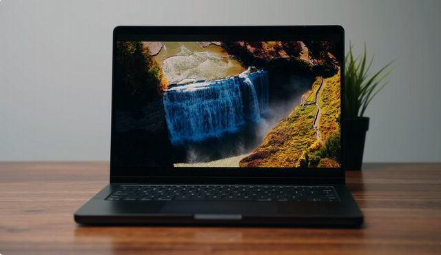 MacBook Pro M5 对比 iPad Pro M5—— 芯片相同，体验却天差地别！