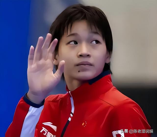 人民日报锐评全红婵捐赠直播收入	，释放3大信号，郭晶晶说对了