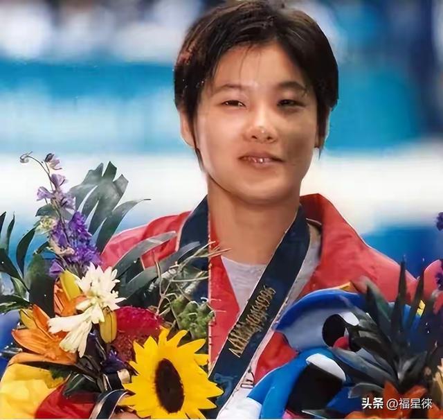伏明霞和老梁结婚后，伏家父母“抑郁”了许久，还双双把工作辞了