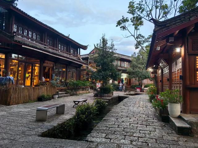 一脚踏进茶马古道！丽江束河古镇，才是云南最被低估的时光秘境